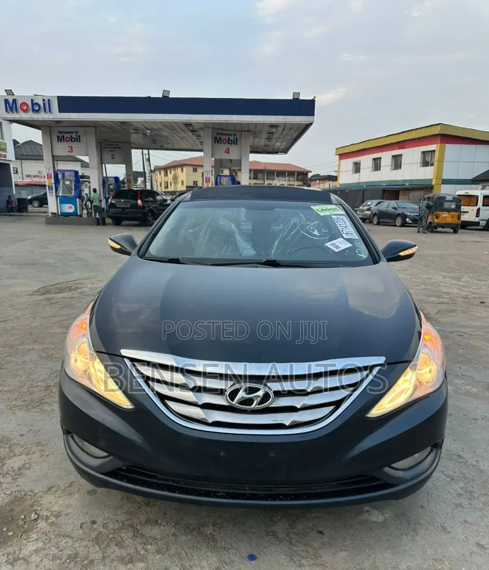 Hyundai Sonata Limited 2.0T Sedan (2.0L 4cyl 6A) 2012 Blue
