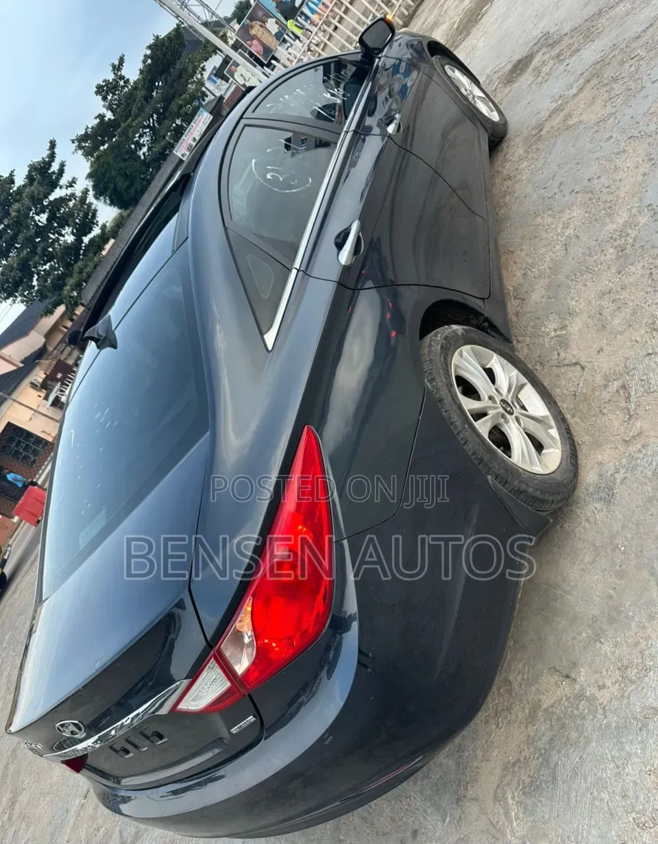 Hyundai Sonata Limited 2.0T Sedan (2.0L 4cyl 6A) 2012 Blue
