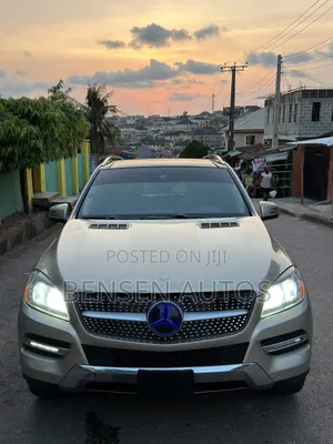 Mercedes-Benz M Class ML350 4MATIC 4dr SUV AWD (3.5L 6cyl 7A) 2014 Gold