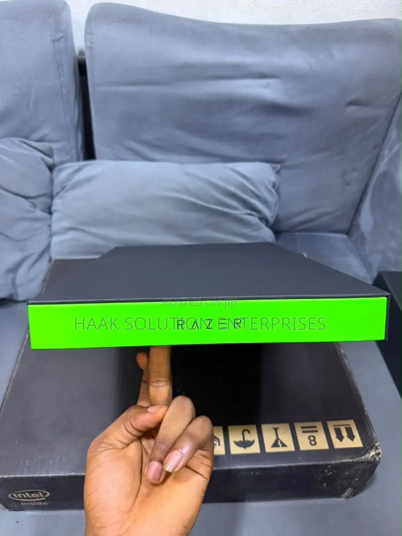 New Laptop Razer Blade 16GB Intel Core i7 SSD 512GB