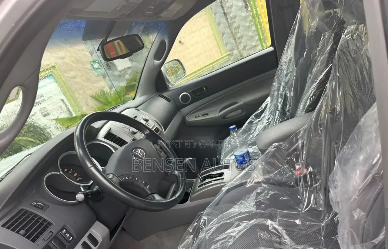Toyota Tacoma 2012 Silver