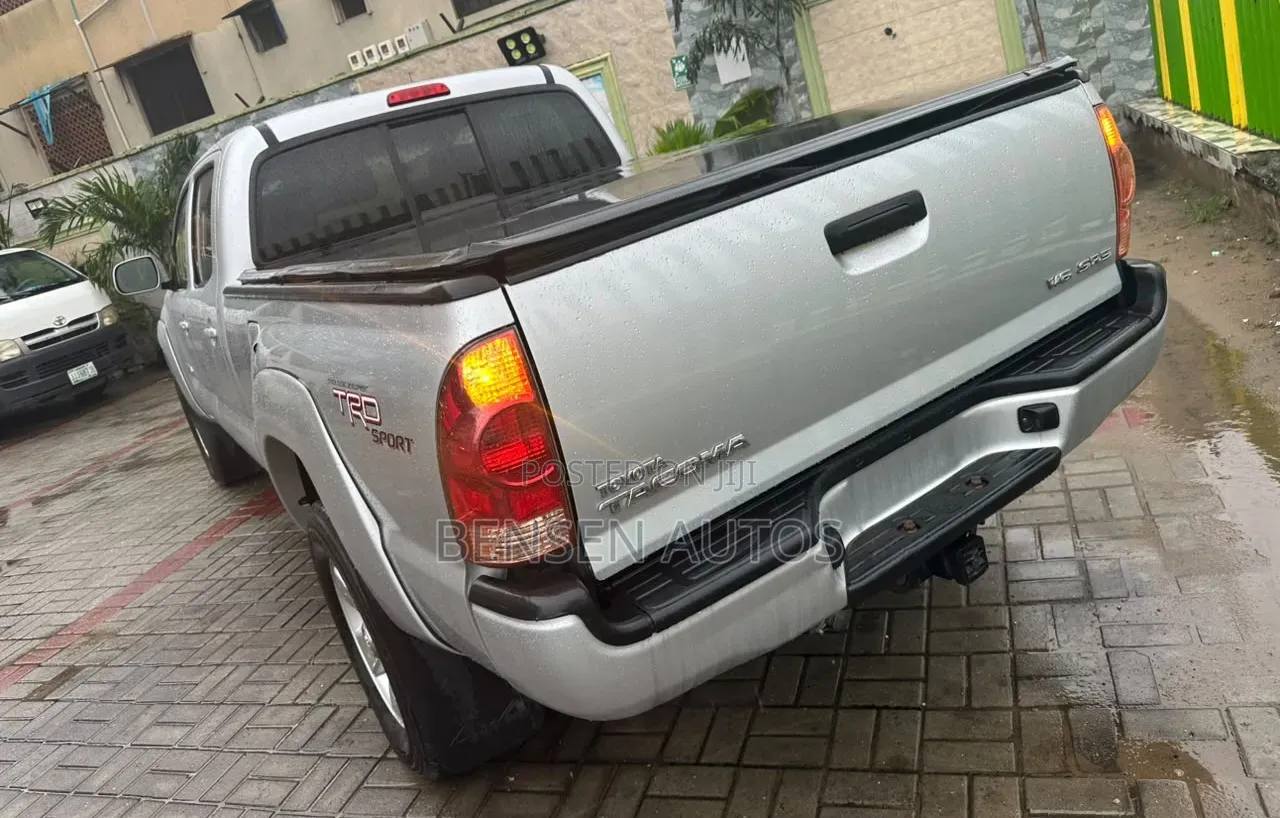 Toyota Tacoma 2012 Silver
