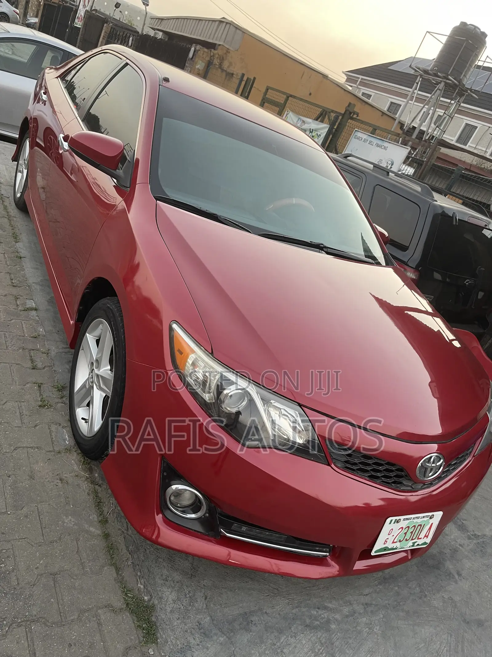 Toyota Camry SE 4dr Sedan (2.5L 4cyl 6A) 2013 Red