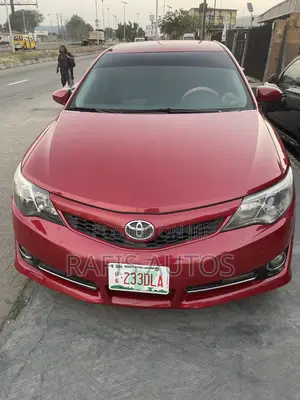 Toyota Camry SE 4dr Sedan (2.5L 4cyl 6A) 2013 Red