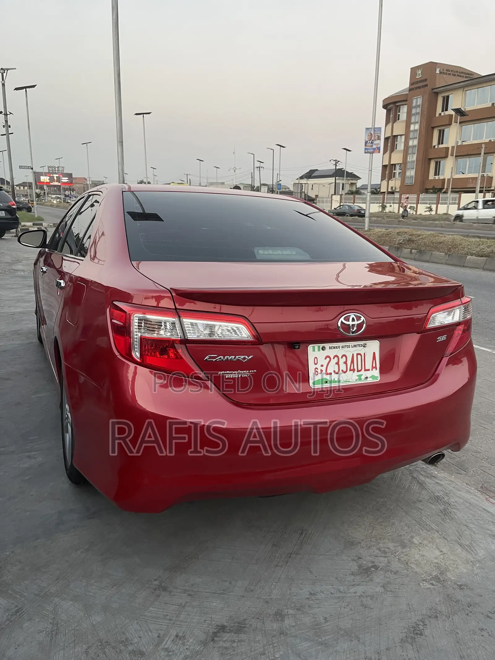 Toyota Camry SE 4dr Sedan (2.5L 4cyl 6A) 2013 Red