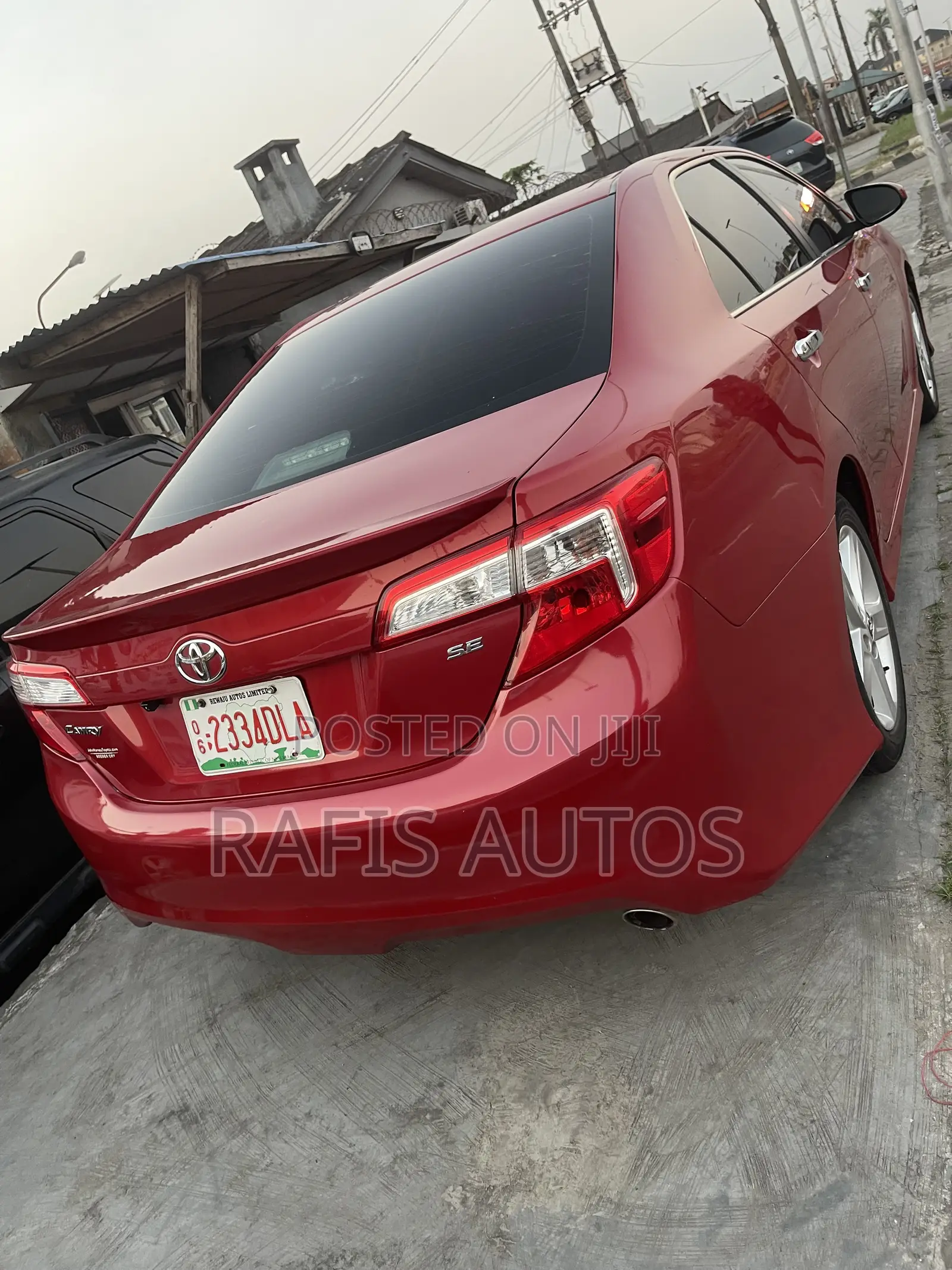 Toyota Camry SE 4dr Sedan (2.5L 4cyl 6A) 2013 Red