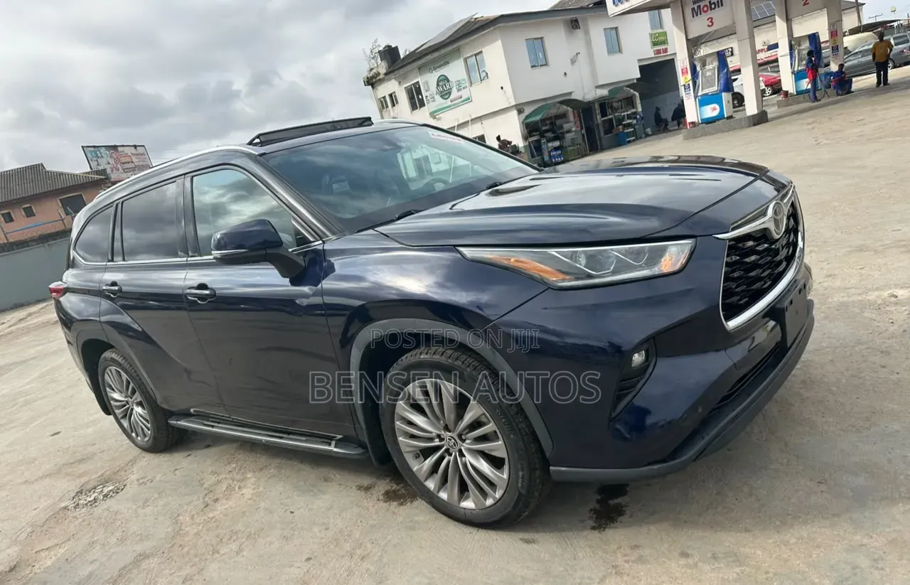 Toyota Highlander Platinum 2022 Blue