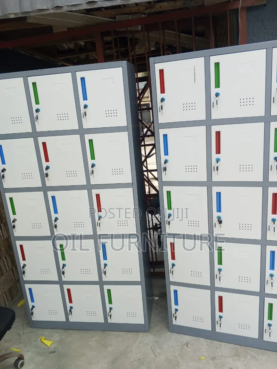​15-Compartment Metal Storage Locker Cabinet With Keys