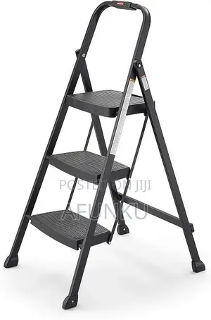 Foldable Ladder With Tool Tray