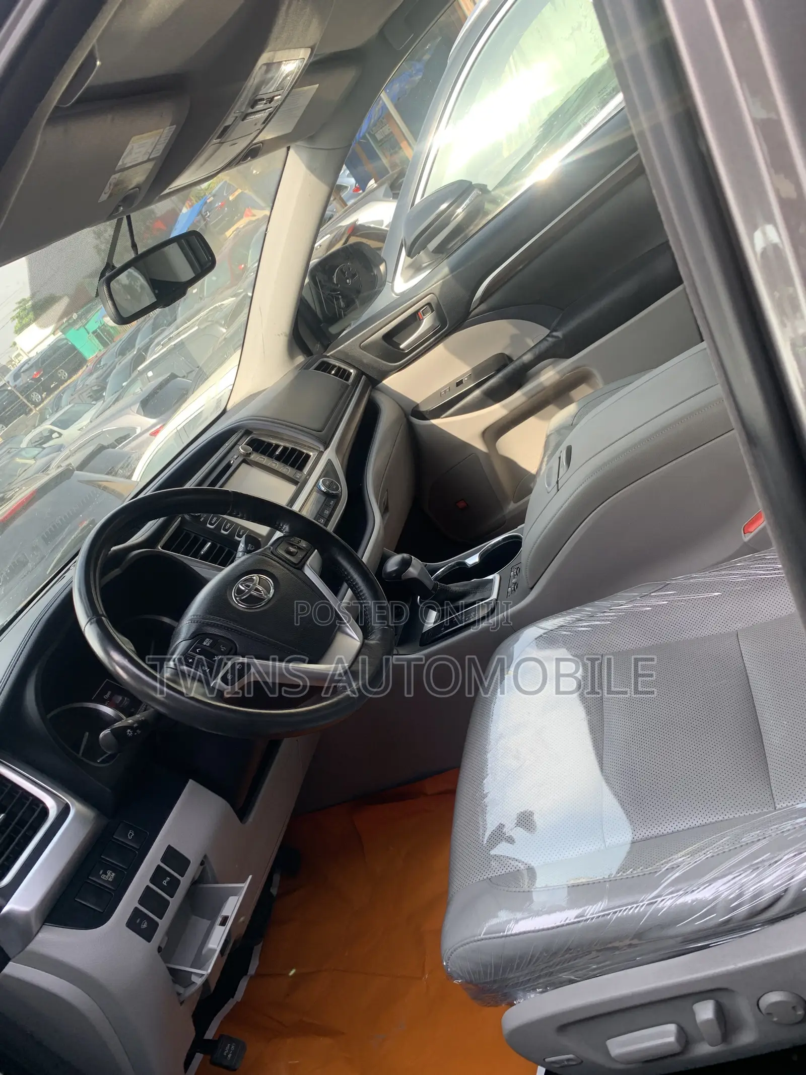 Toyota Highlander Limited 4dr SUV AWD (3.5L 6cyl 6A) 2015 Gray