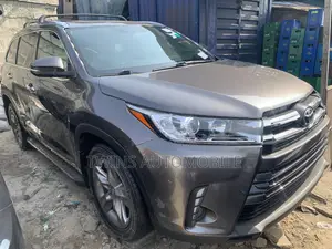 Toyota Highlander Limited 4dr SUV AWD (3.5L 6cyl 6A) 2015 Gray