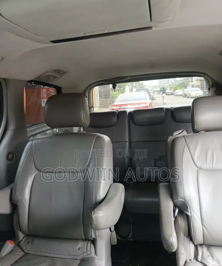 Toyota Sienna XLE FWD 2006 White