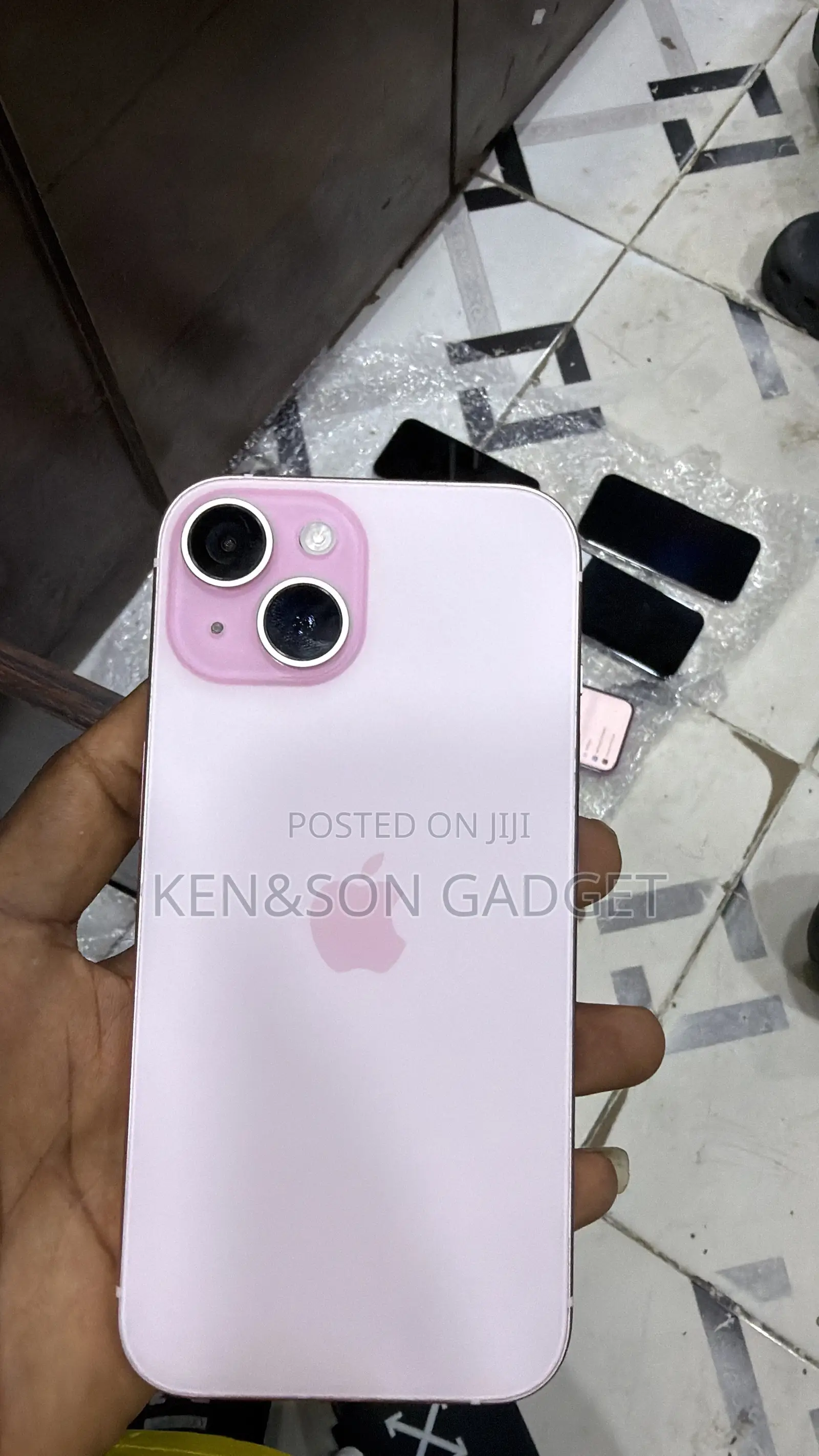 Apple iPhone 15 128 GB Pink