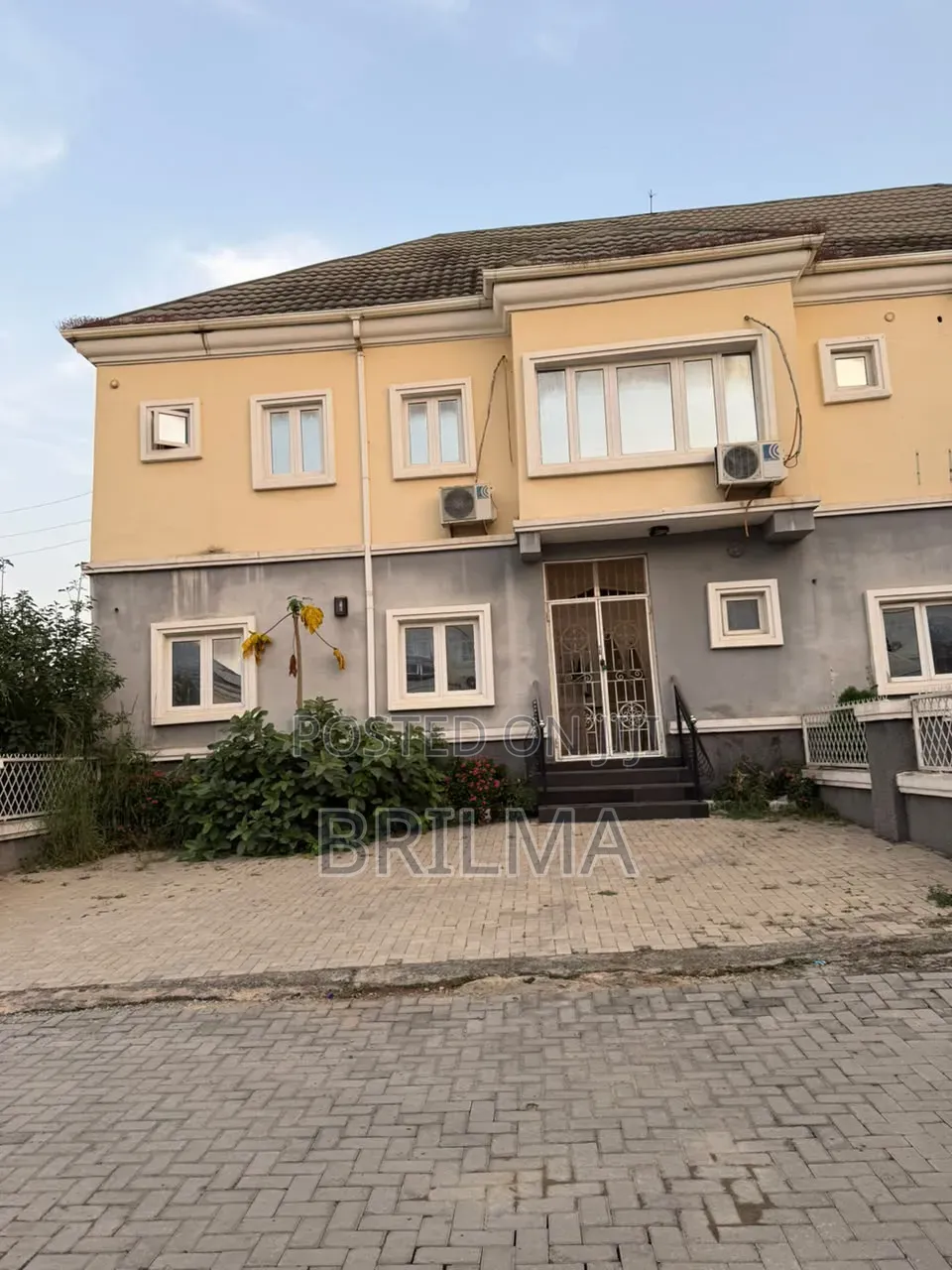 4bdrm Duplex in Idu for sale