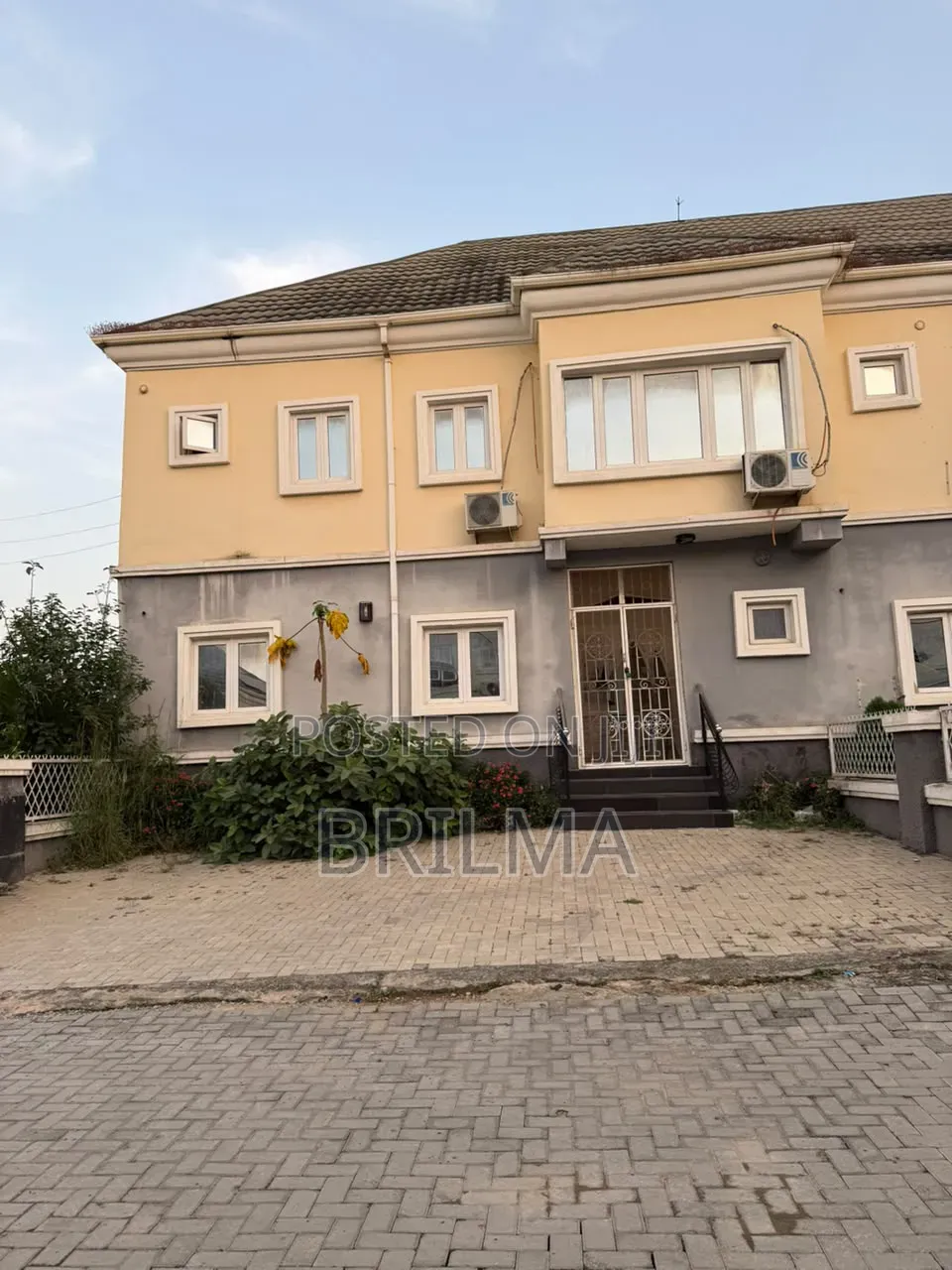 4bdrm Duplex in Idu for sale