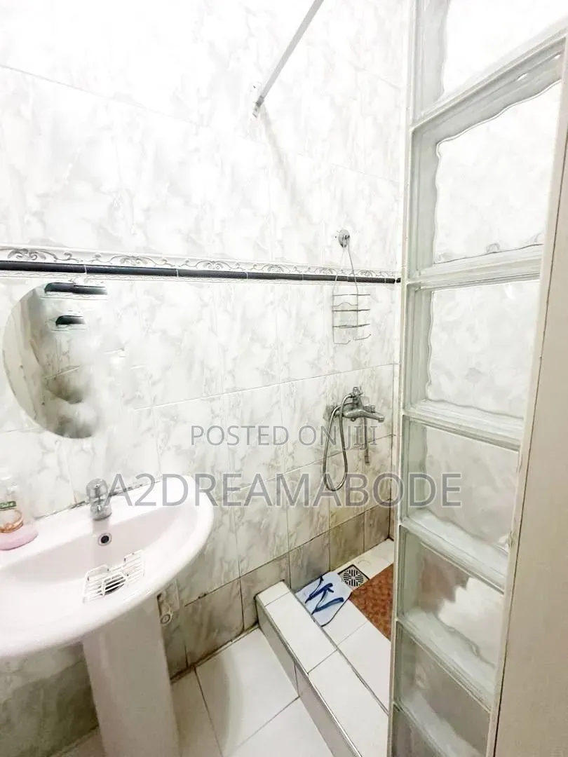 3bdrm Apartment in Gbagada, Millenuim/UPS for rent