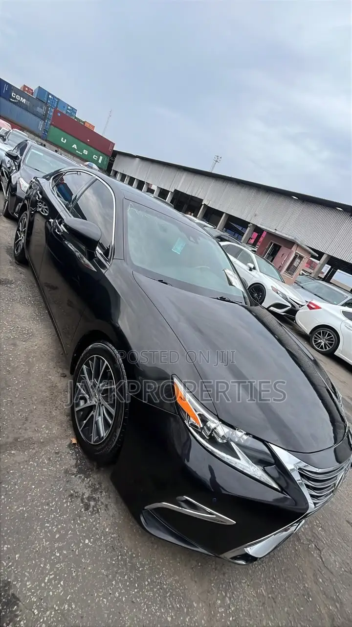 Lexus ES 2018 Black
