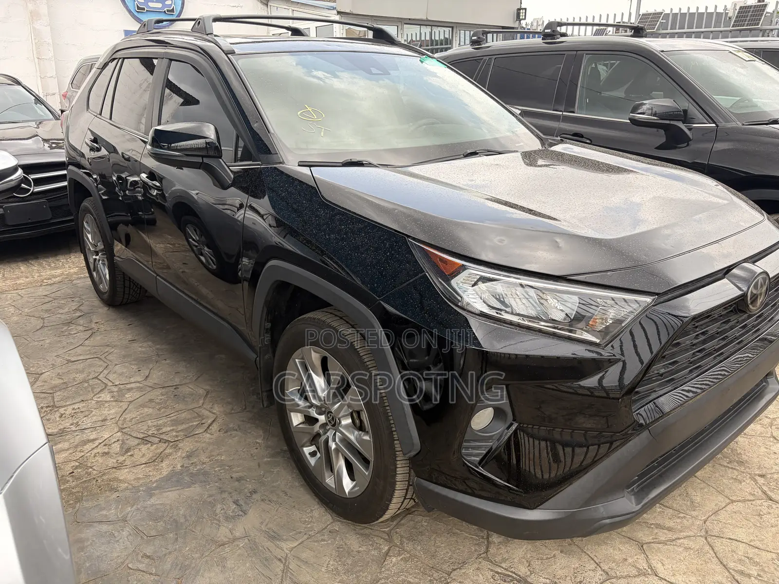 Toyota RAV4 XLE AWD 2019 Black