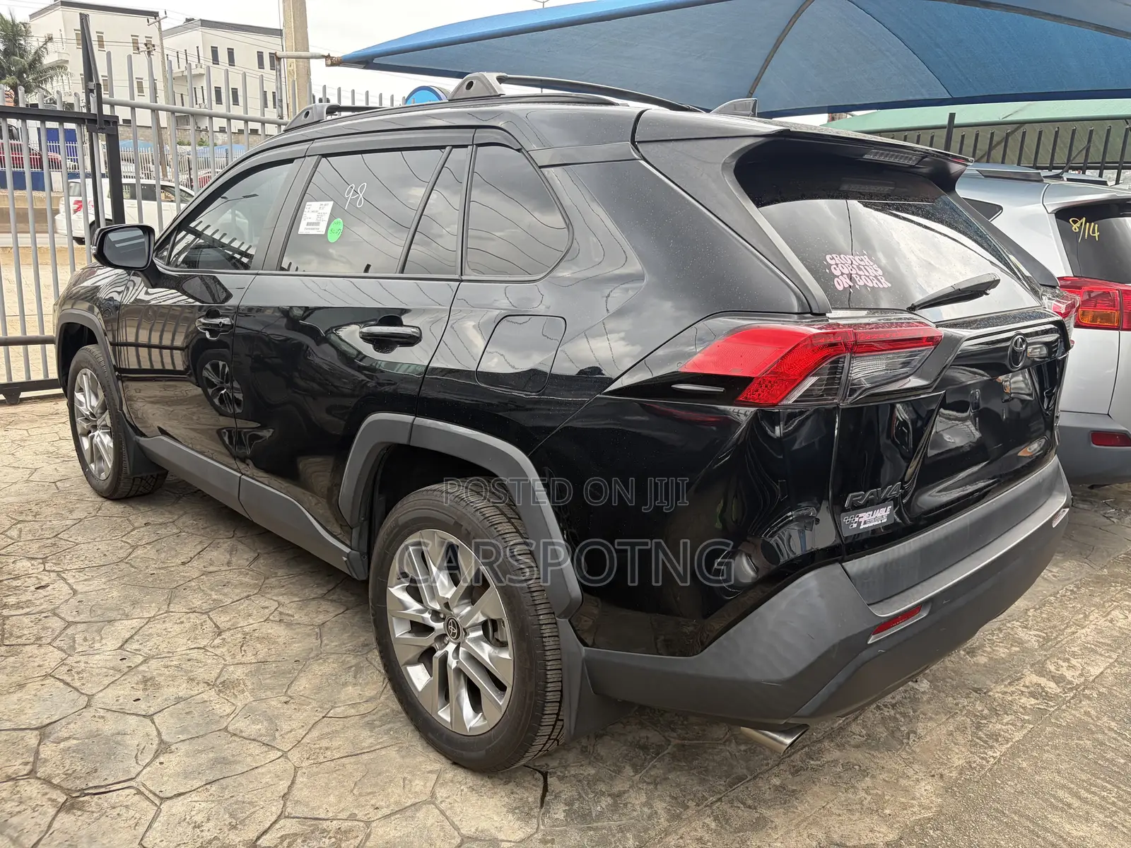 Toyota RAV4 XLE AWD 2019 Black