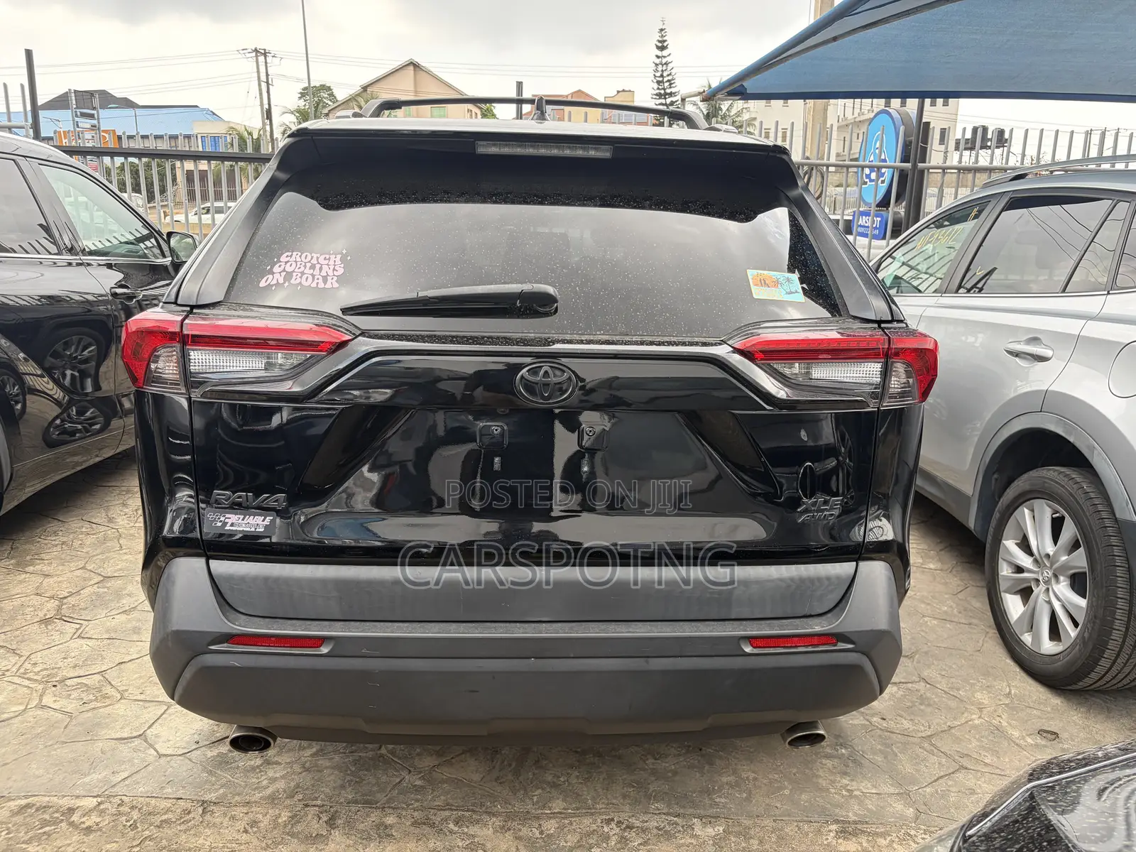 Toyota RAV4 XLE AWD 2019 Black