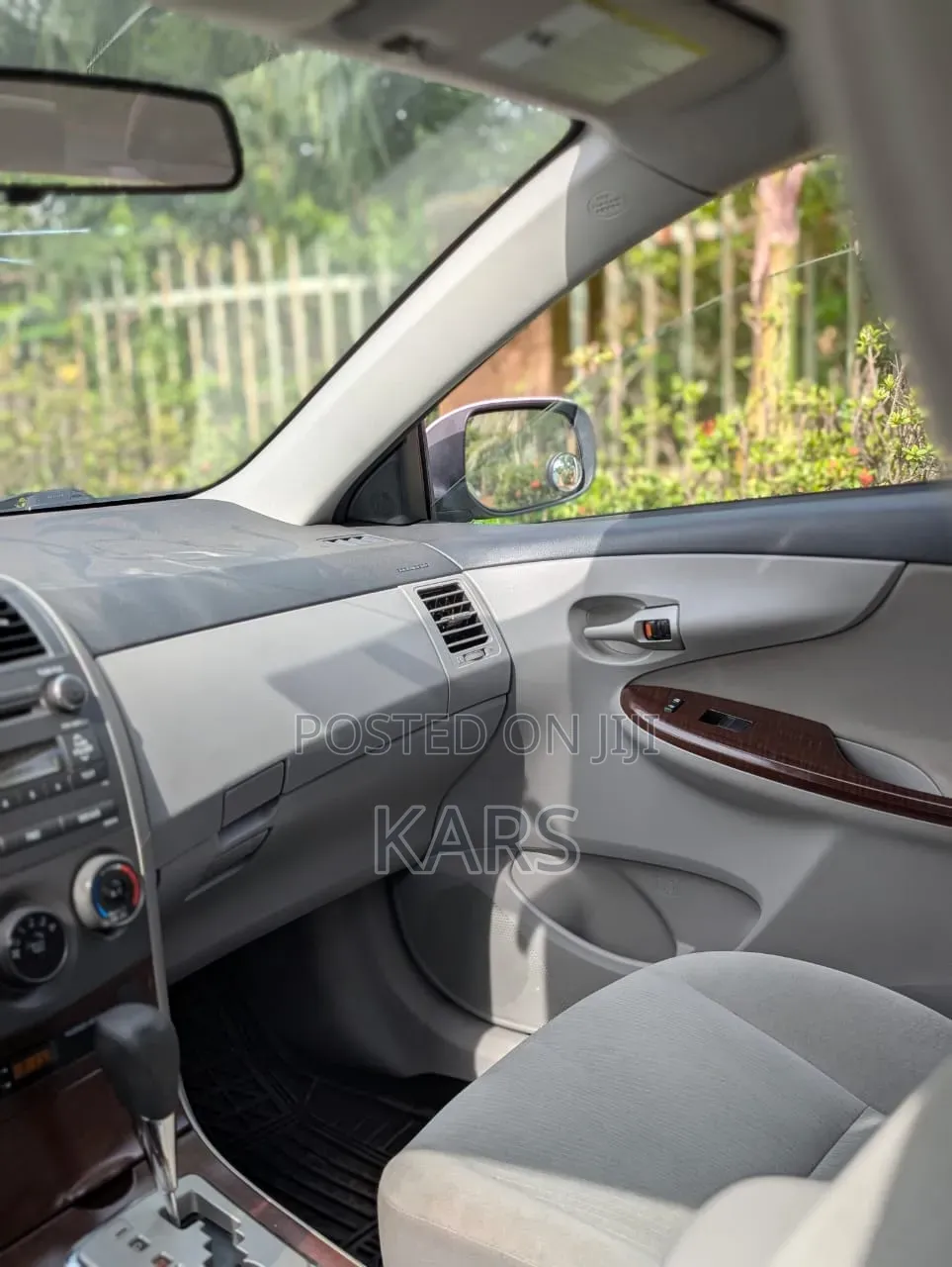 Toyota Corolla 2011 White