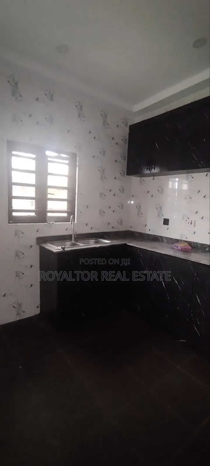 3bdrm Block of Flats in Royaltor Real Estate, Benin City for rent
