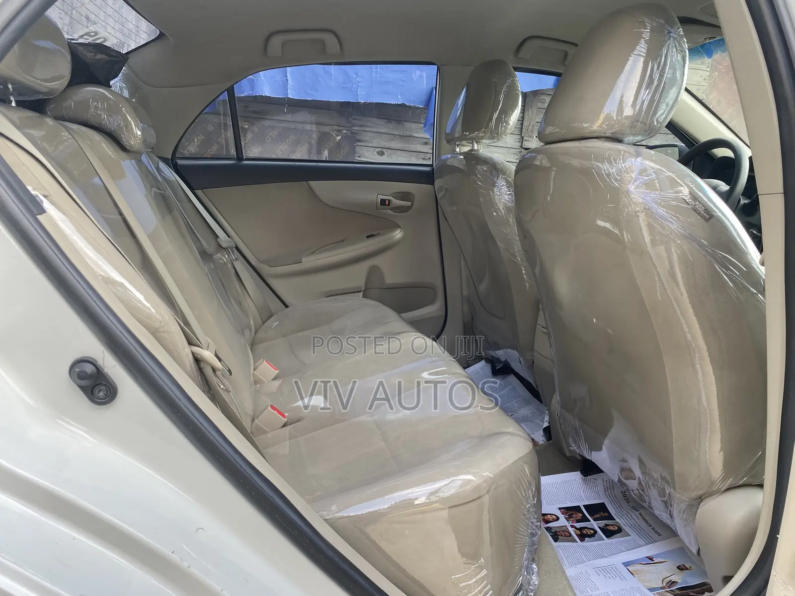 Toyota Corolla LE Special Edition 4dr Sedan (1.8L 4cyl 4A) 2013 White