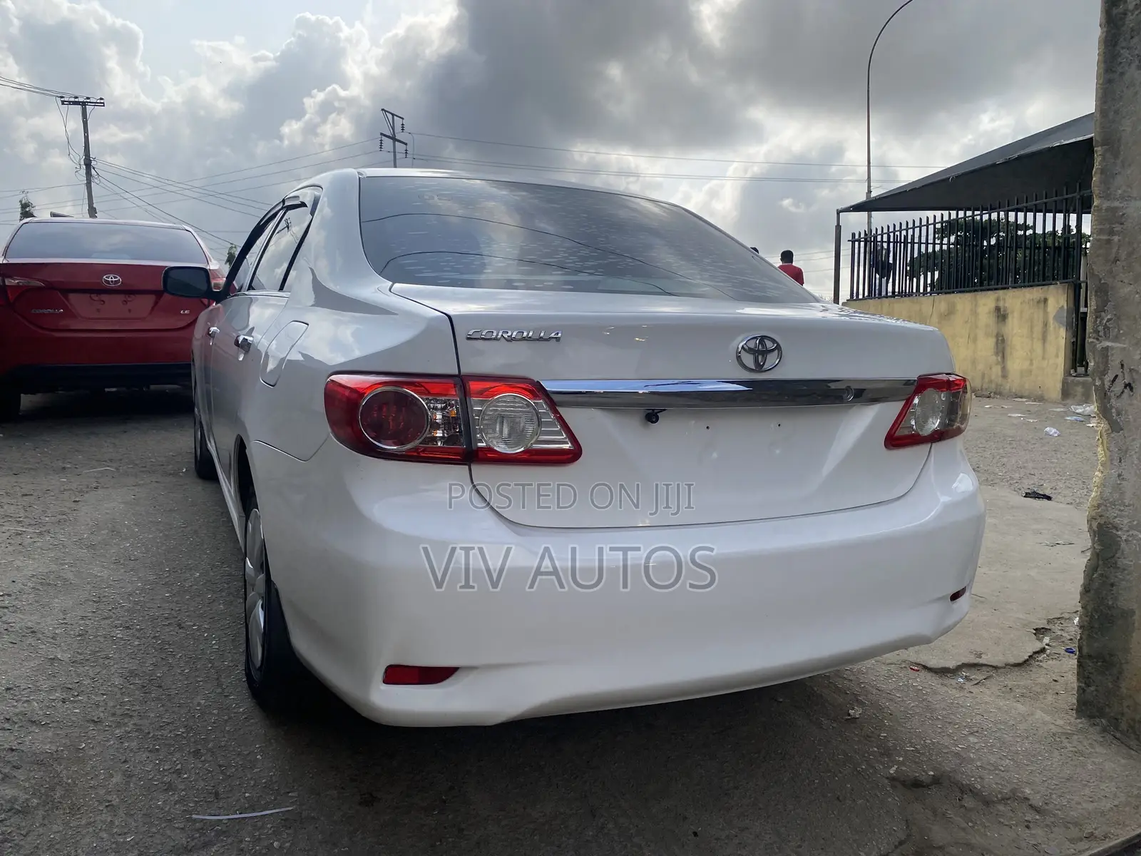 Toyota Corolla LE Special Edition 4dr Sedan (1.8L 4cyl 4A) 2013 White