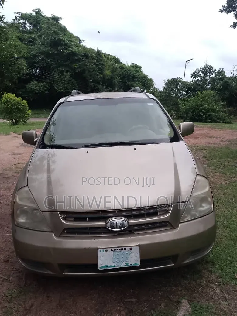 Kia Sedona 2005 Gold