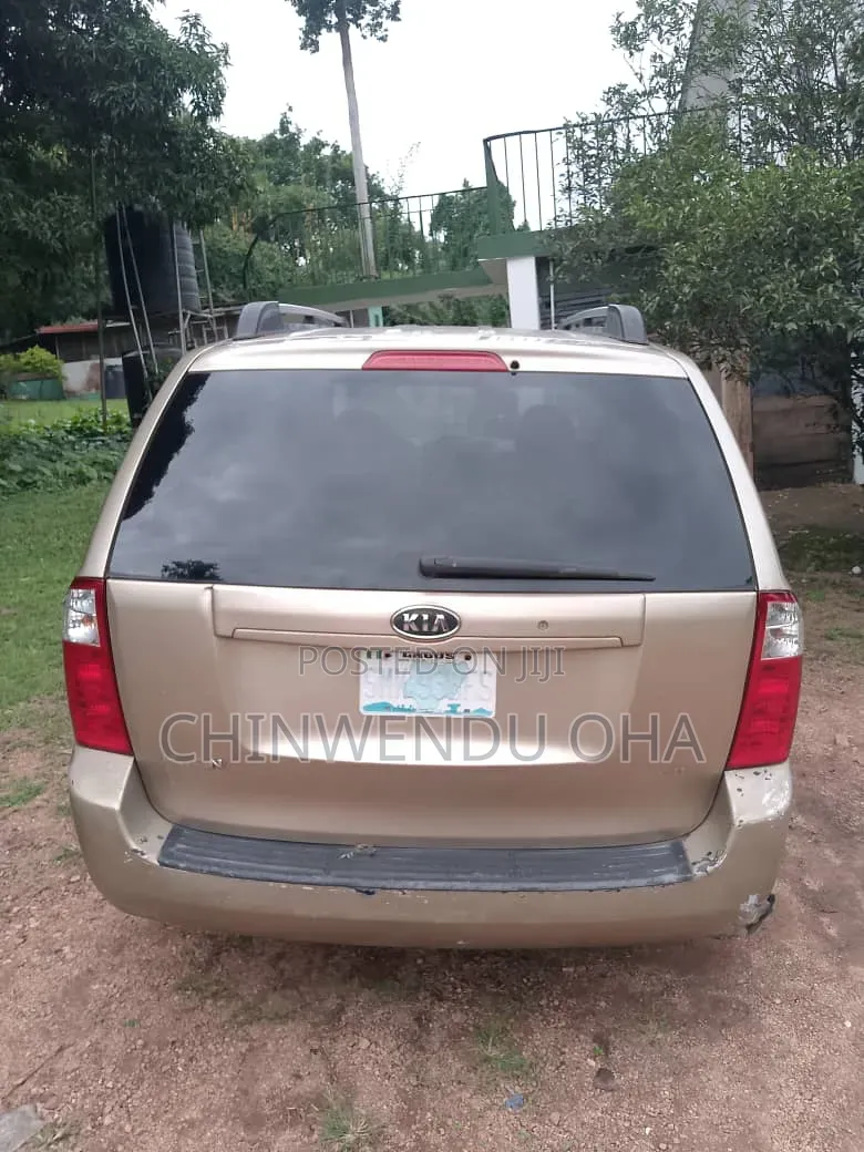 Kia Sedona 2005 Gold