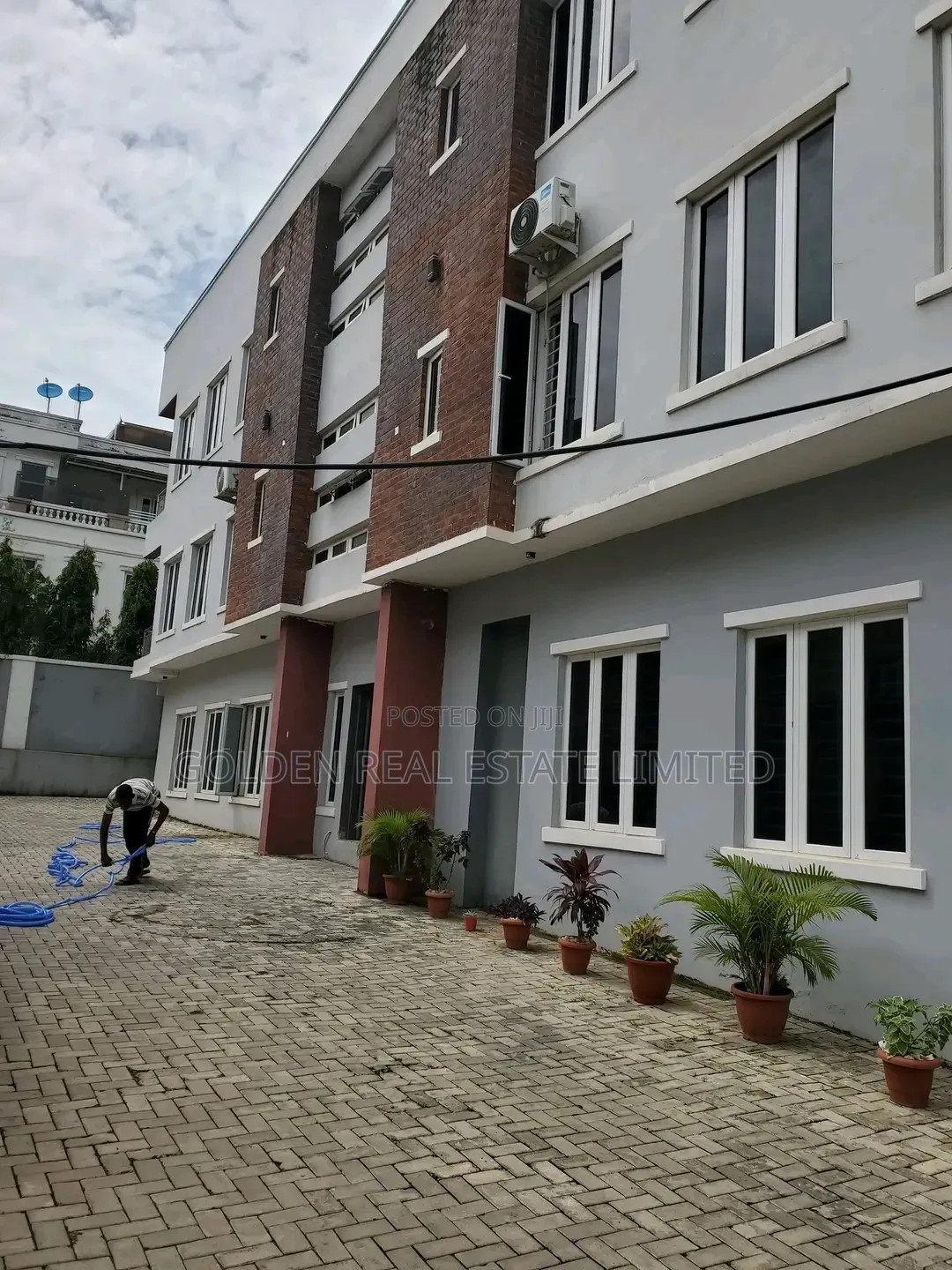 3bdrm Block of Flats in Jahi for rent