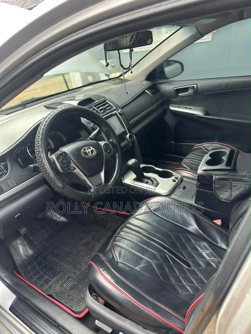 Toyota Camry SE 4dr Sedan (2.5L 4cyl 6A) 2012 Silver