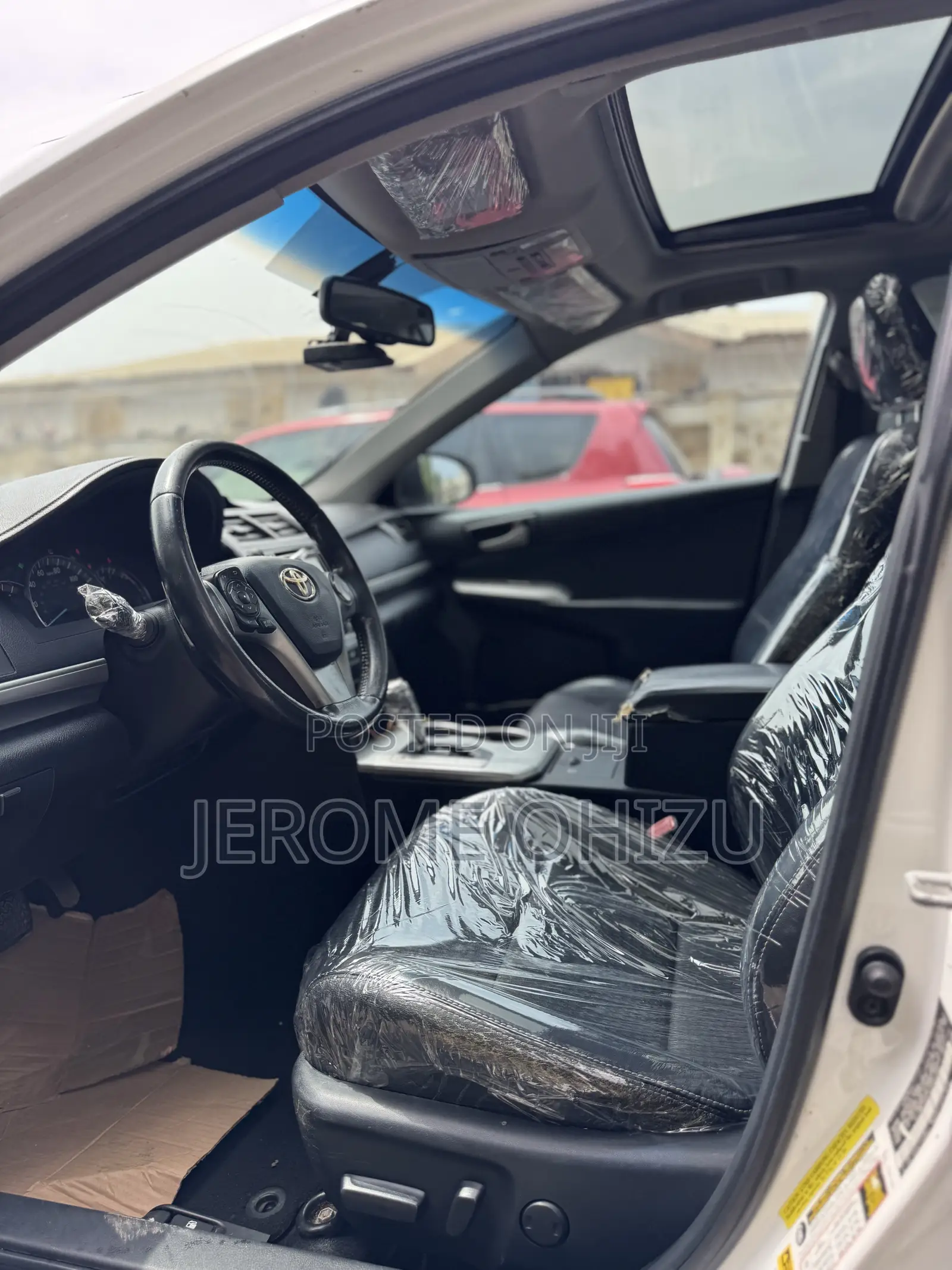 Toyota Camry SE V6 4dr Sedan (3.5L 6cyl 6A) 2013 White