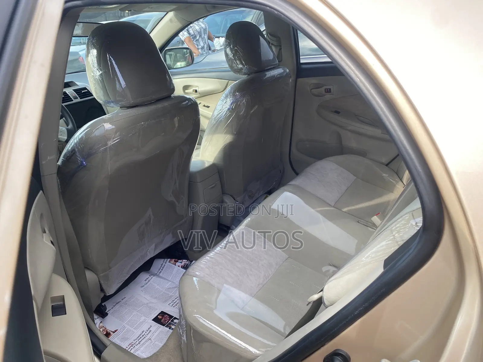 Toyota Corolla LE Special Edition 4dr Sedan (1.8L 4cyl 4A) 2013 Gold