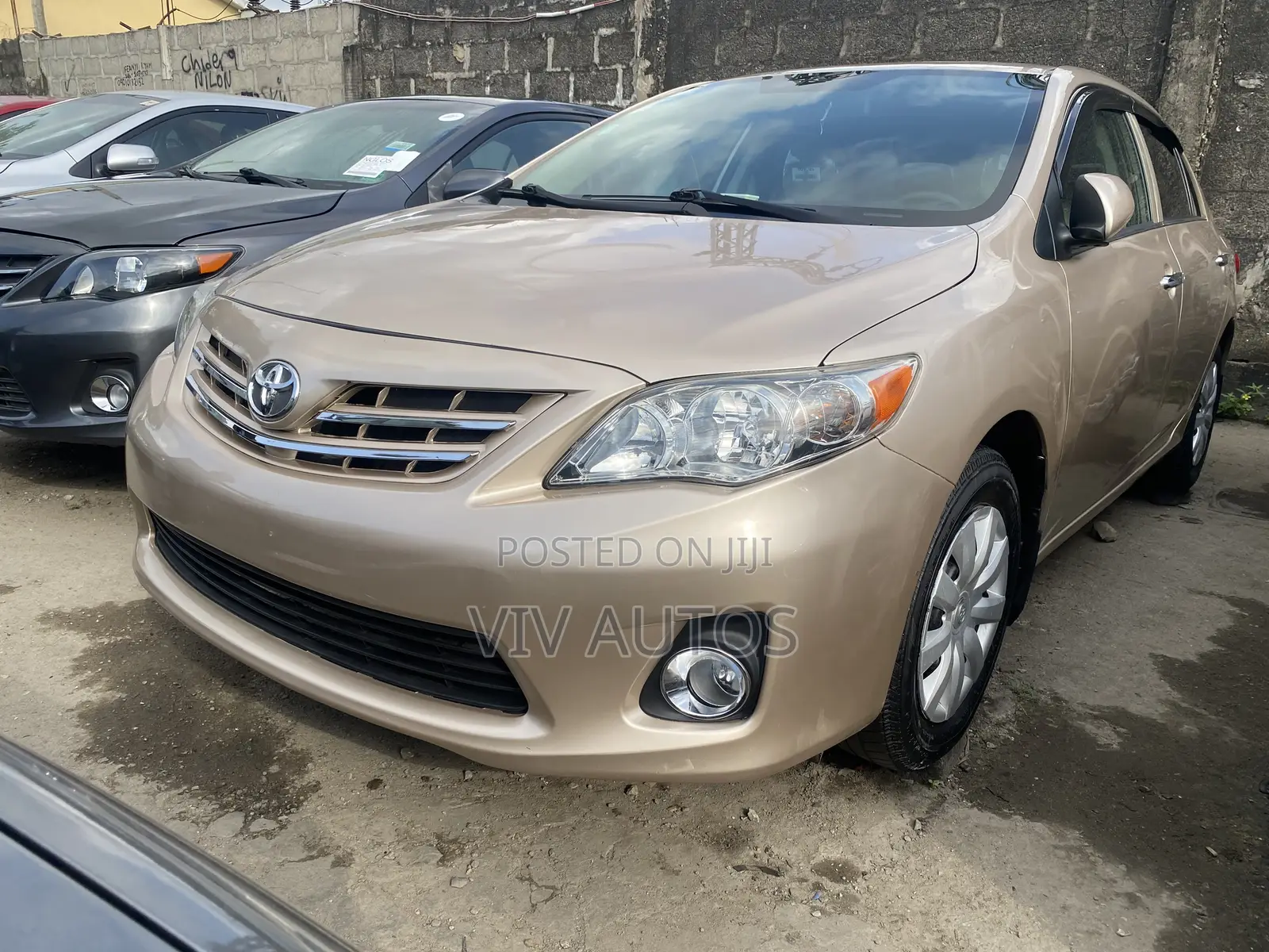 Toyota Corolla LE Special Edition 4dr Sedan (1.8L 4cyl 4A) 2013 Gold