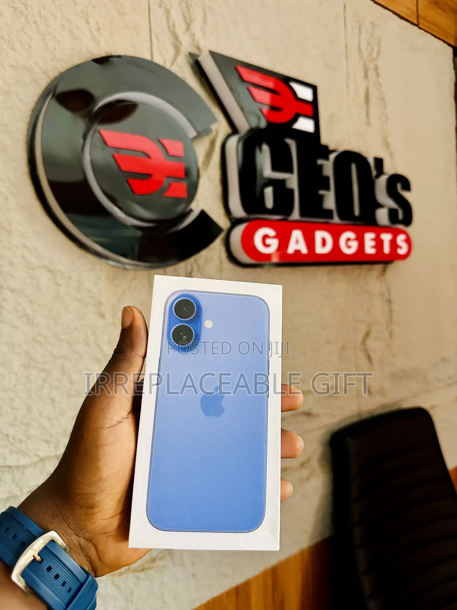 New Apple iPhone 16 128 GB Blue