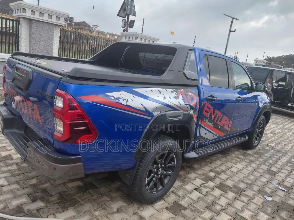 Toyota Hilux 2021 Black