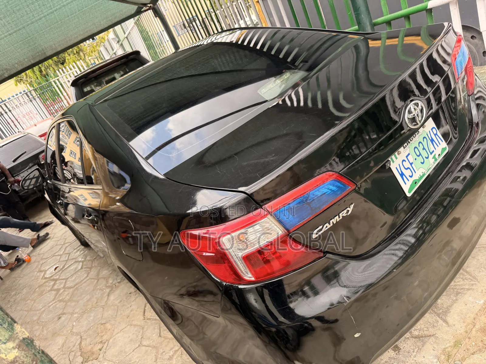 Toyota Camry LE 4dr Sedan (2.5L 4cyl 6A) 2012 Black
