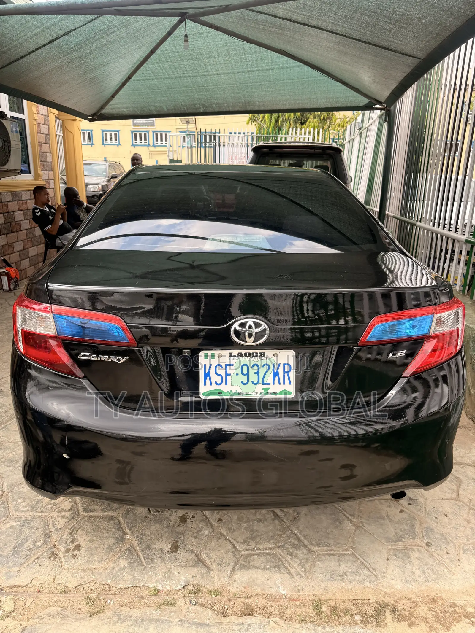 Toyota Camry LE 4dr Sedan (2.5L 4cyl 6A) 2012 Black