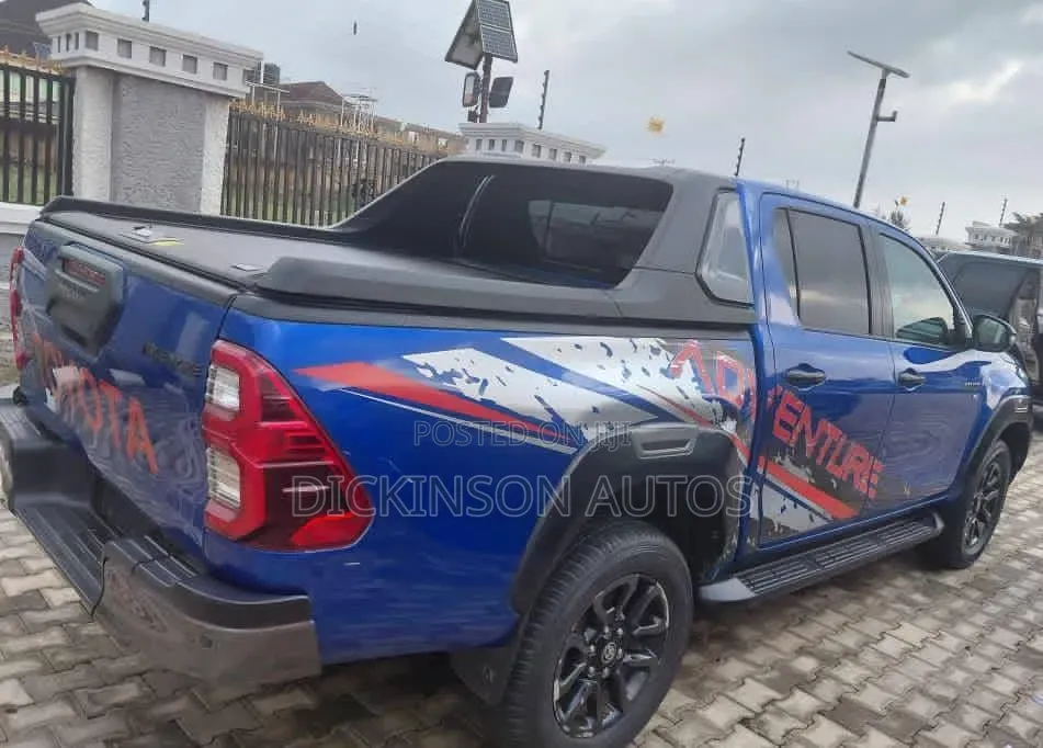 Toyota Hilux 2021 Black