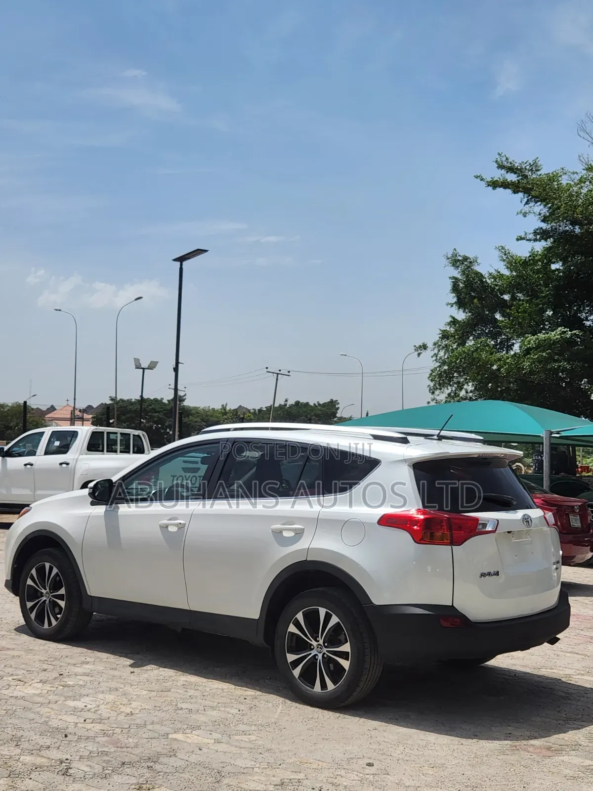 Toyota RAV4 Limited AWD (2.5L 4cyl 6A) 2016 White