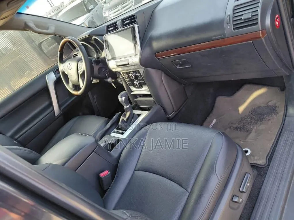 Toyota Land Cruiser Prado 4.0 Petrol TX-L 2017 Black