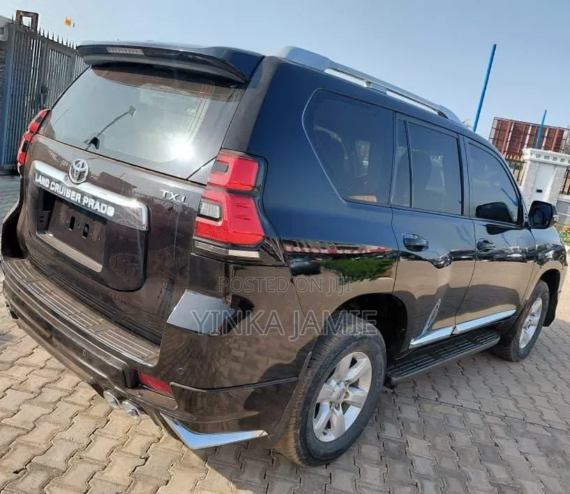 Toyota Land Cruiser Prado 4.0 Petrol TX-L 2017 Black