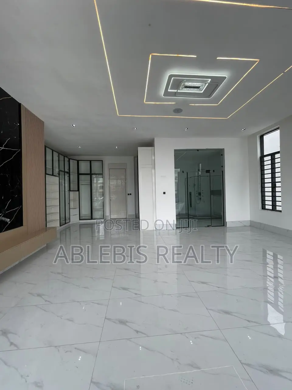 5bdrm Duplex in Close To 2Nd Toll, Chevron for sale
