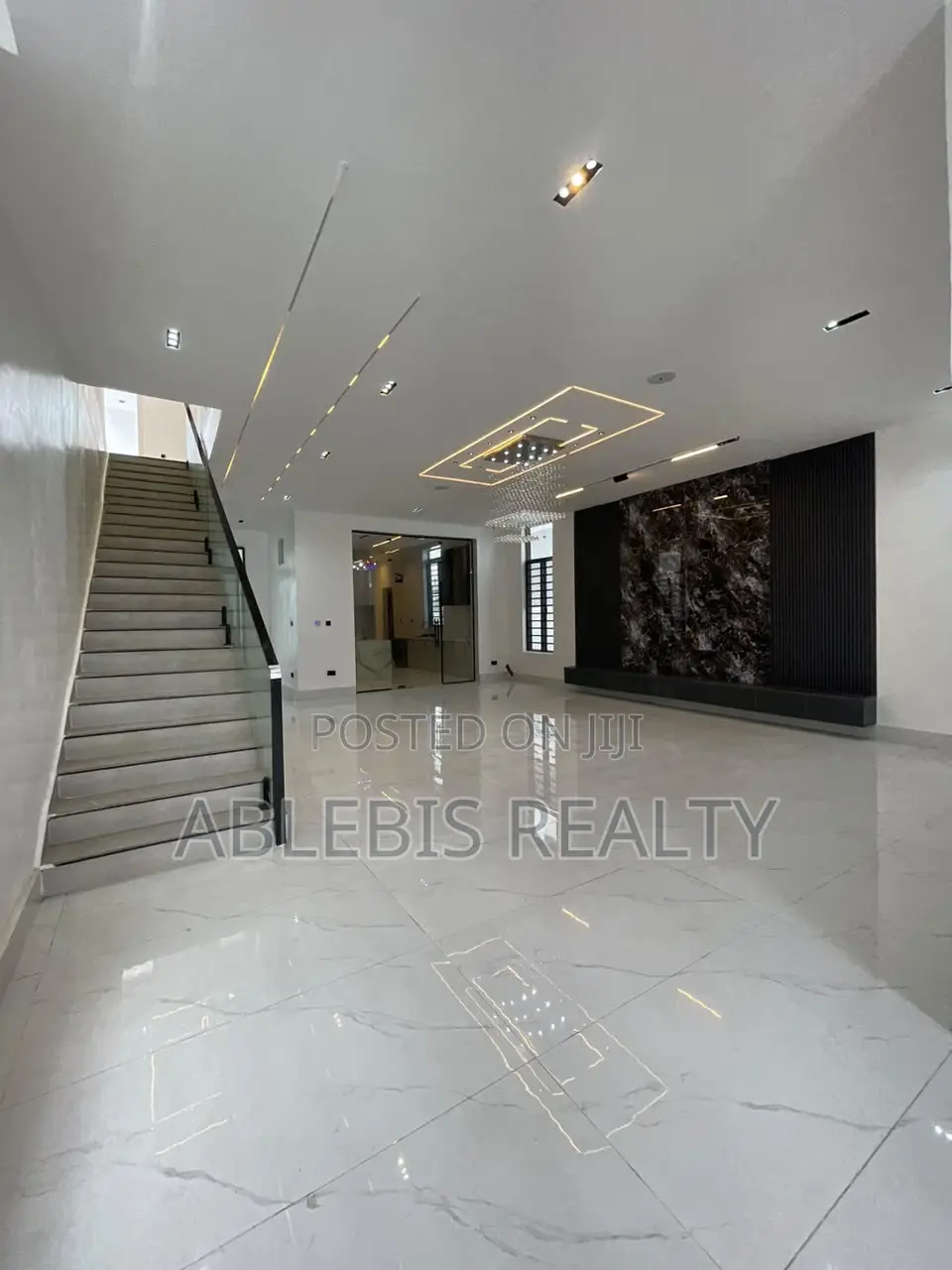 5bdrm Duplex in Close To 2Nd Toll, Chevron for sale