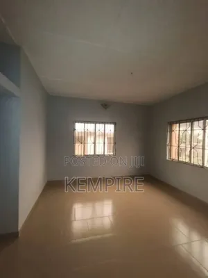 3bdrm Block of Flats in Uran Street, Uyo for rent