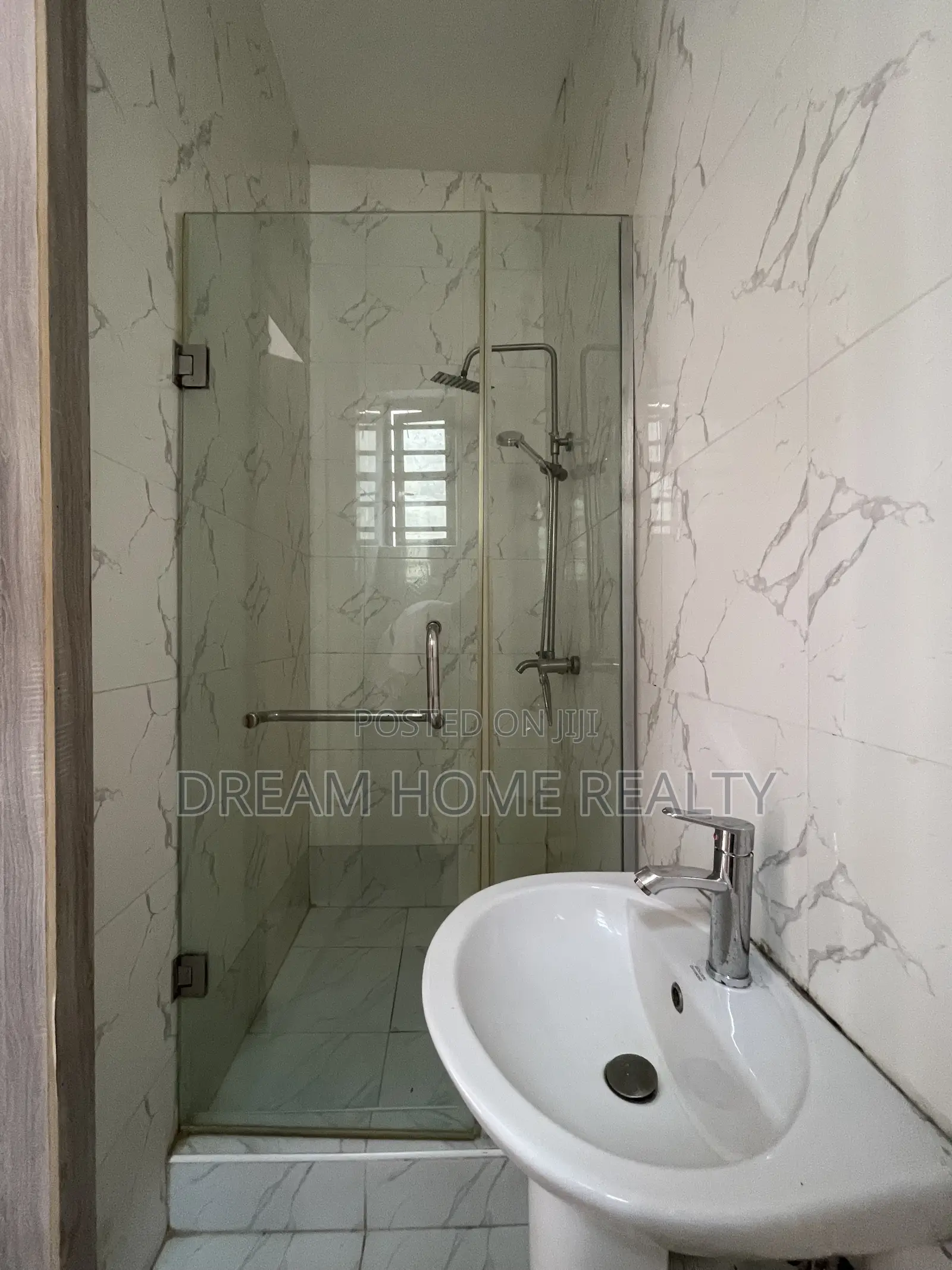Studio Apartment in Ikota Villa Estate for rent