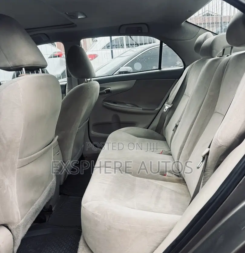 Toyota Corolla 2010 Gray