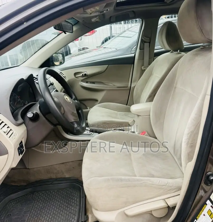 Toyota Corolla 2010 Gray
