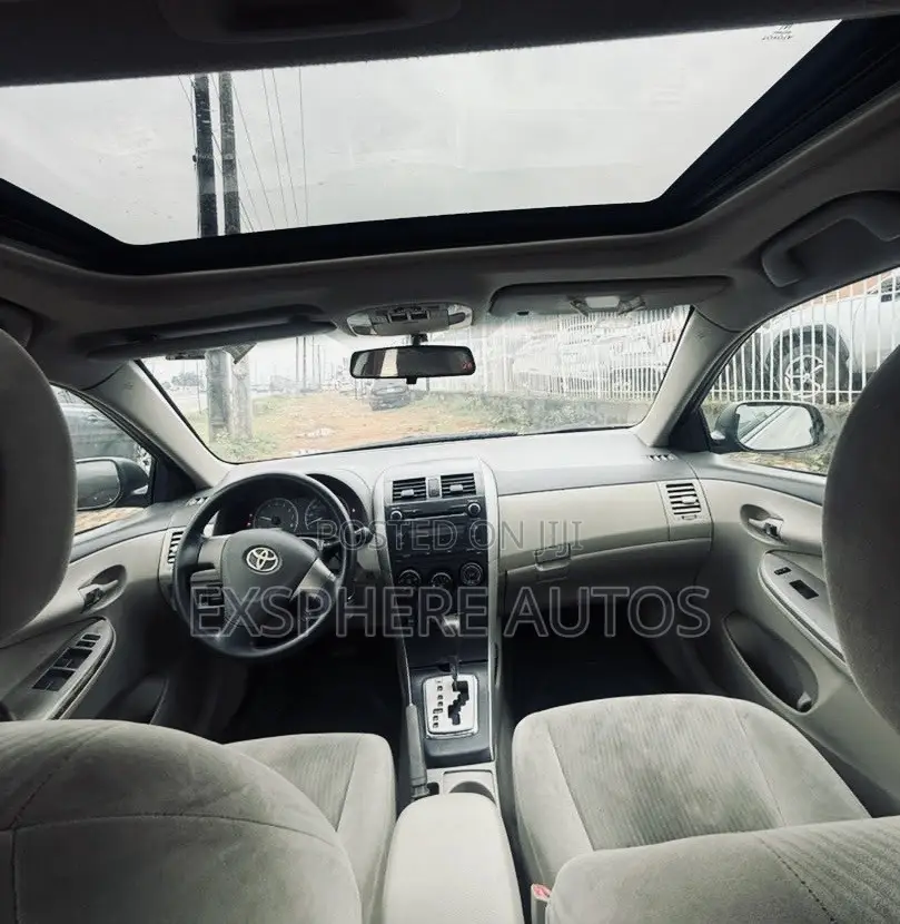 Toyota Corolla 2010 Gray